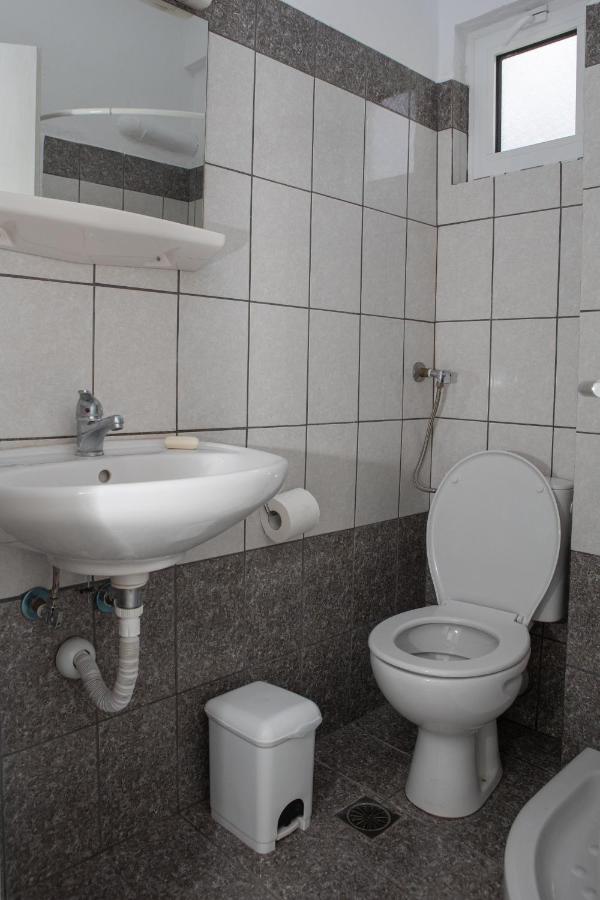 Ronzi Apartments كامينا فورلا المظهر الخارجي الصورة