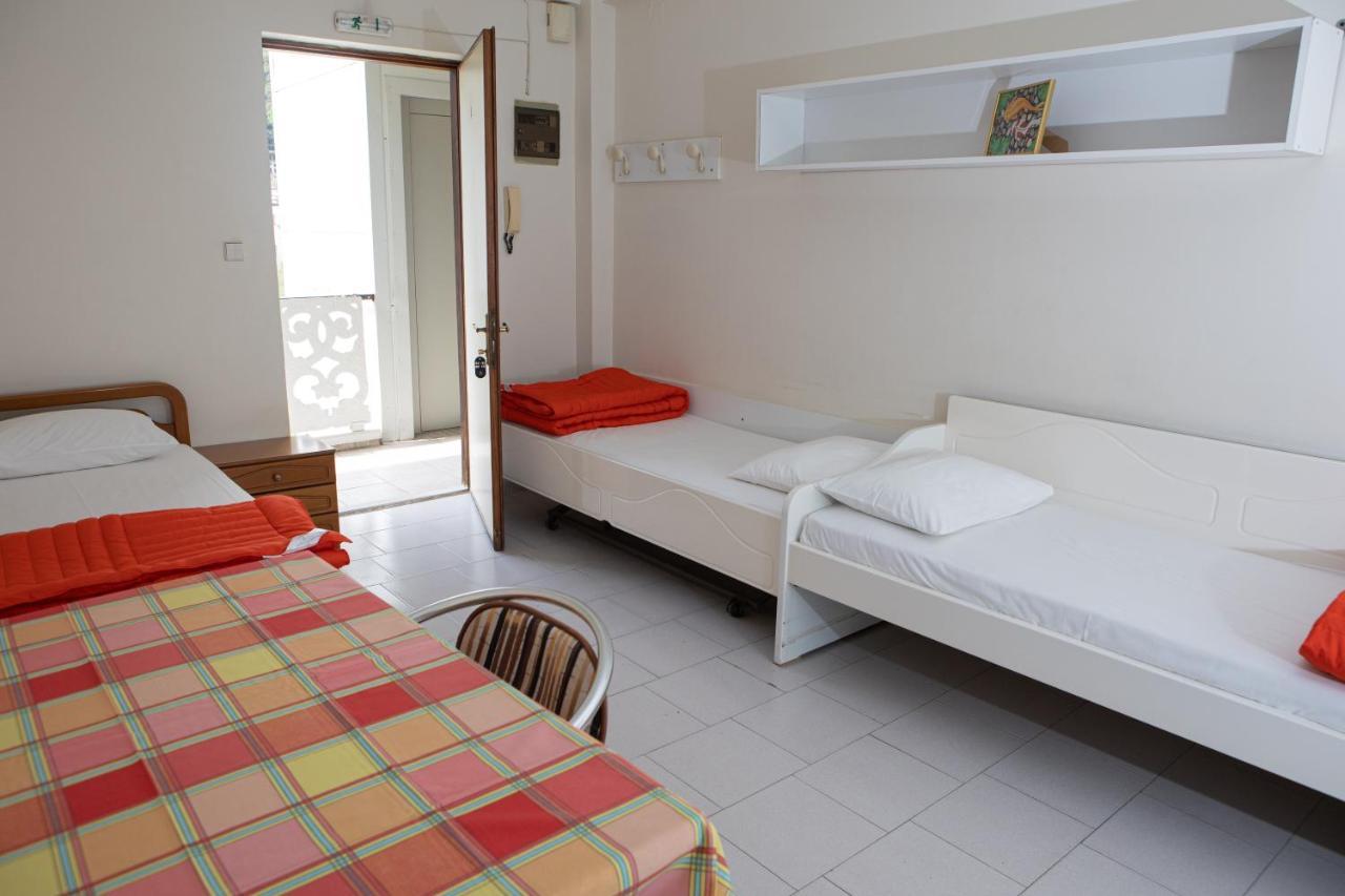 Ronzi Apartments كامينا فورلا المظهر الخارجي الصورة