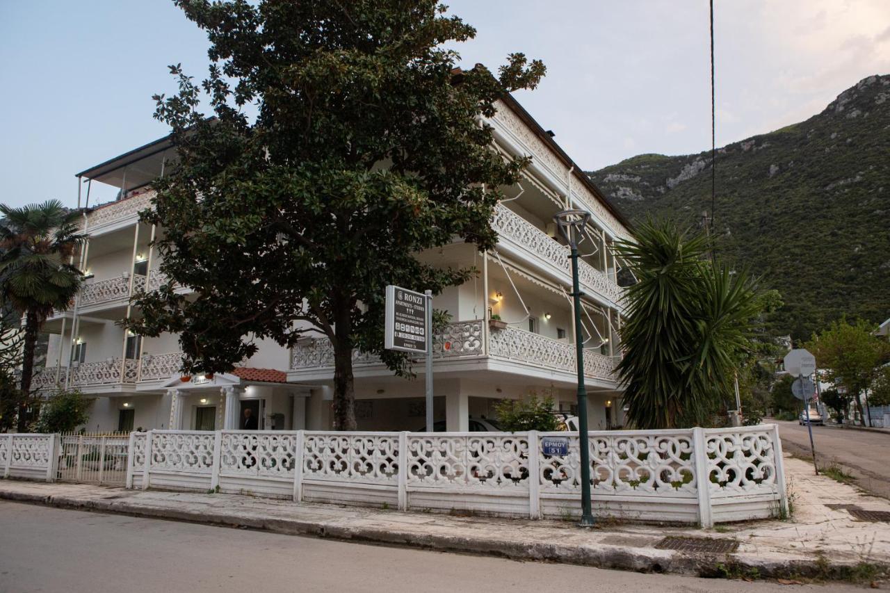 Ronzi Apartments كامينا فورلا المظهر الخارجي الصورة